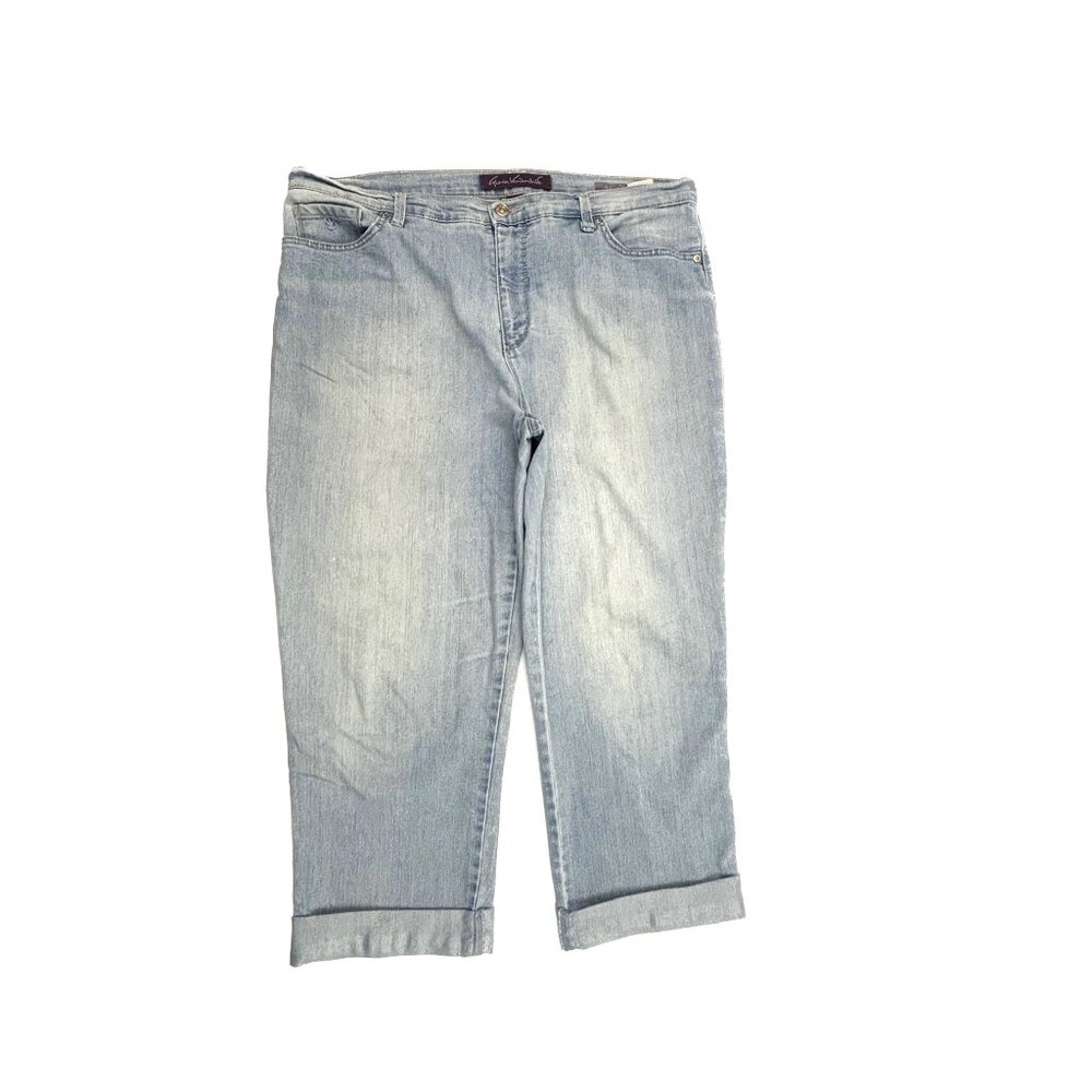 Gloria Vanderbilt Amanda Cuffed Capri Women's size 14P Light Blue Denim Jeans